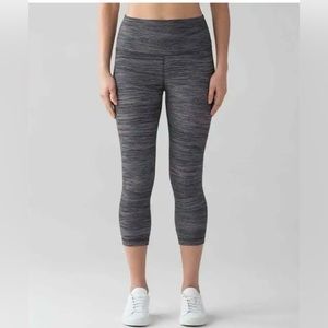 Lululemon High Rise Wunder Under Crop Fullux
Size 10